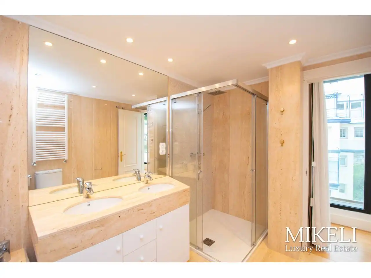 Badezimmer von Wohnung zum Verkauf in Santander mit Heizung, Parkett und Terrasse