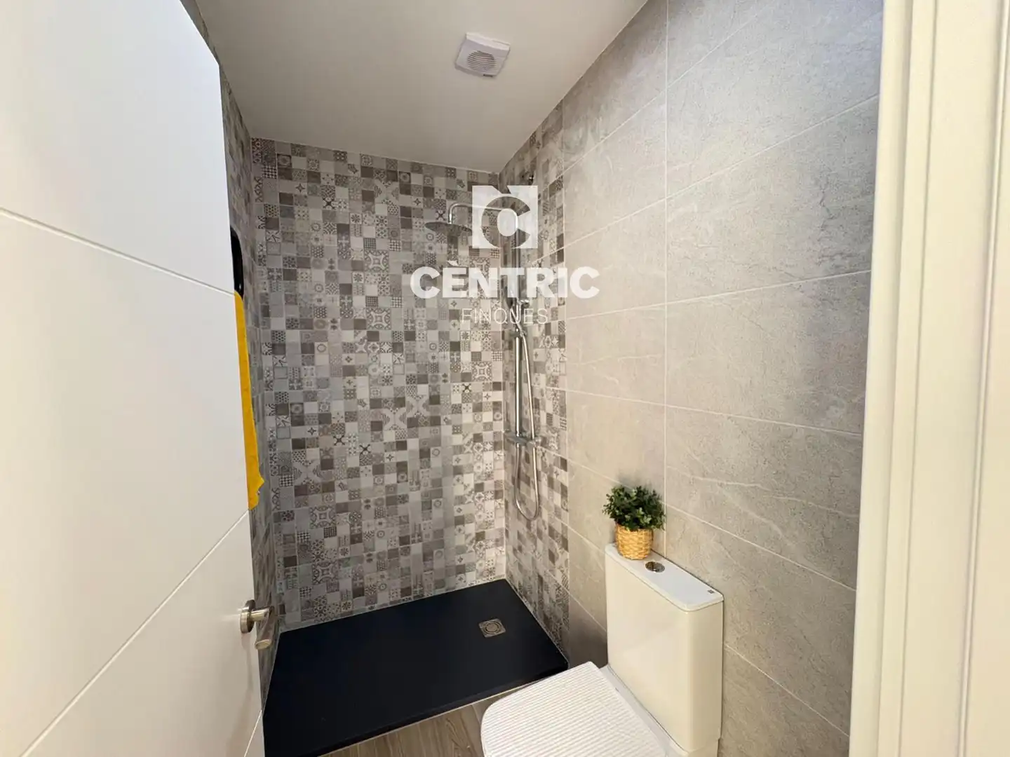 Bathroom of Flat for sale in Terrassa  with Terrace
