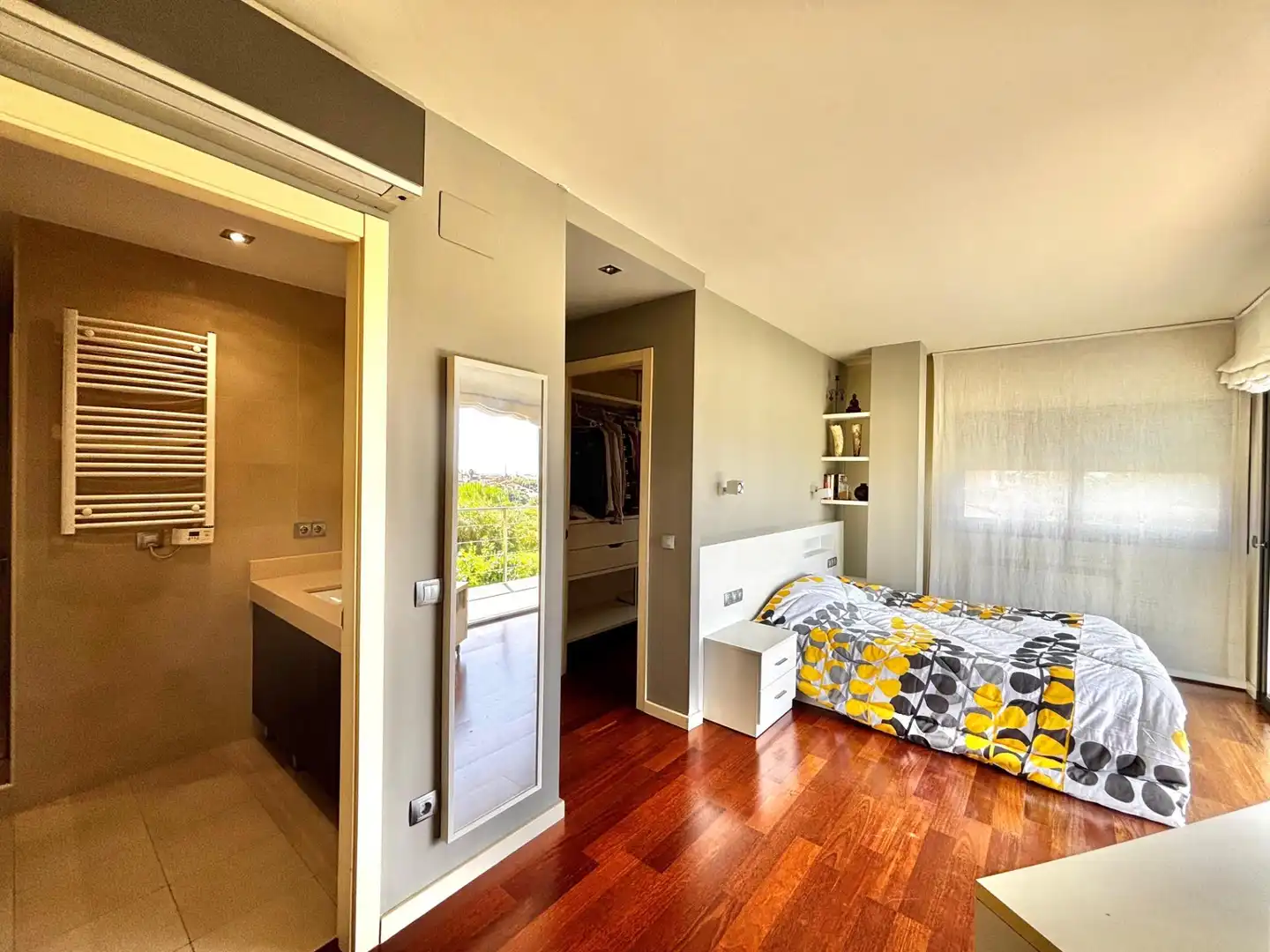 Schlafzimmer von Haus oder Chalet zum Verkauf in Pineda de Mar mit Klimaanlage, Privatgarten und Terrasse