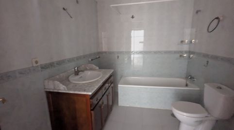 Foto 5 de Casa adosada en venta en Calle Constantino Ponce de la Fuente, Colores - Entreparques, Sevilla Capital