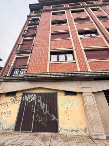 Local comercial en Venta en Milán - Pumarín