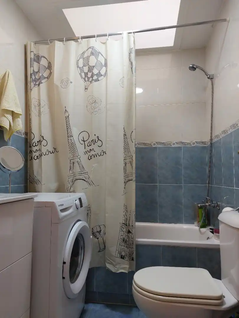 Badezimmer von Einfamilien-Reihenhaus zum Verkauf in L'Estartit mit Klimaanlage, Heizung und Terrasse