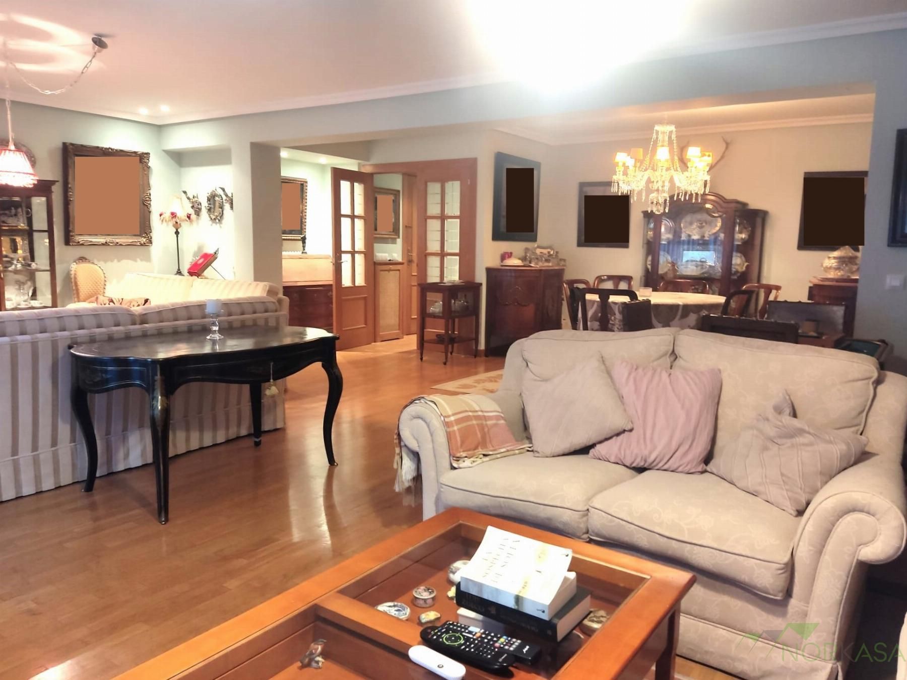 Living room of Flat for sale in Oviedo   with Heating, Parquet flooring and Terrace