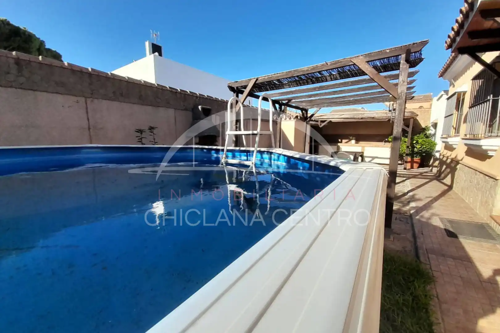 Piscina de Casa o xalet en venda en Chiclana de la Frontera amb Jardí privat, Traster i Piscina