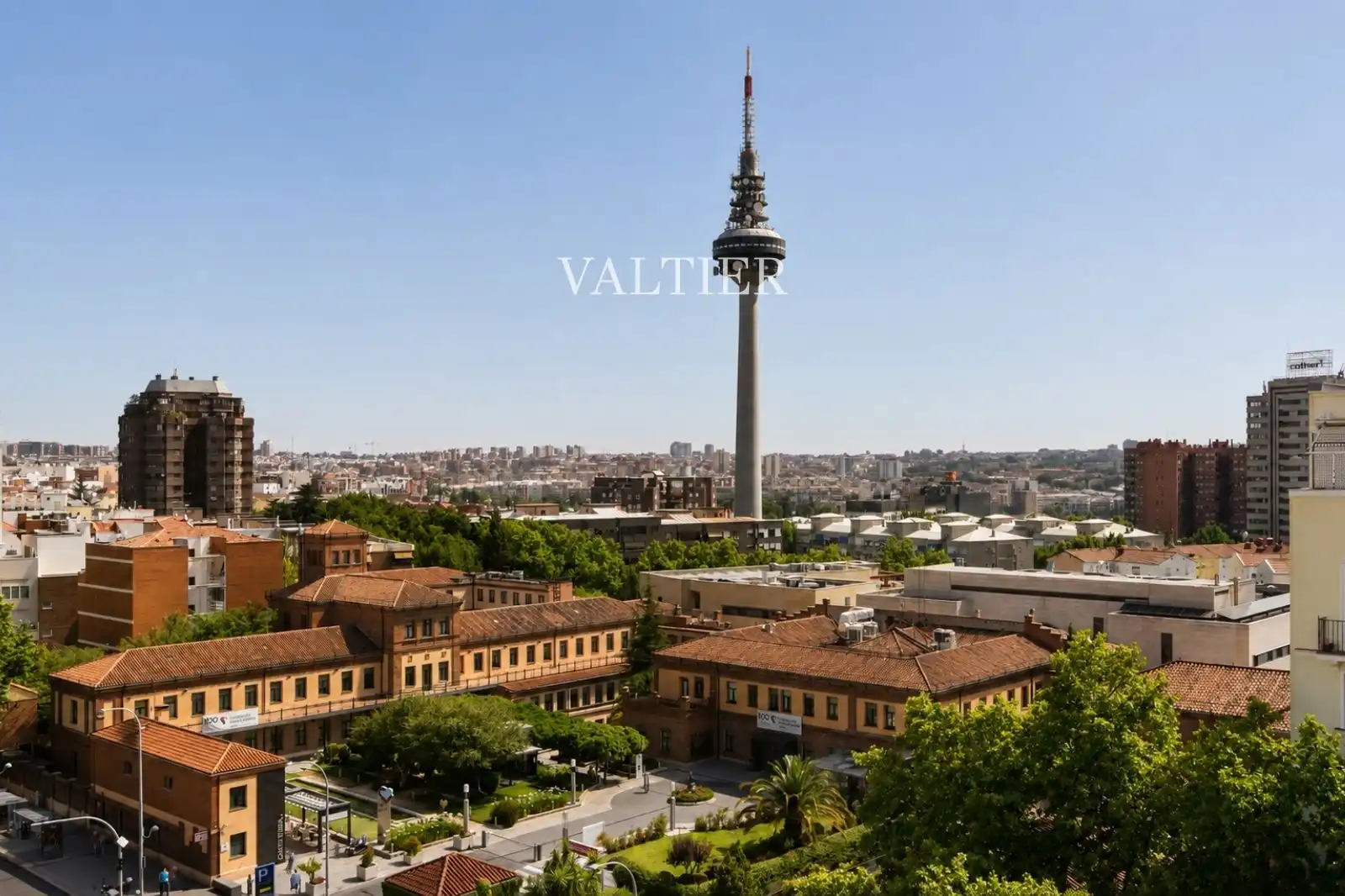 Vista exterior de Àtic en venda en Madrid amb Aire condicionat, Terrassa i Moblat