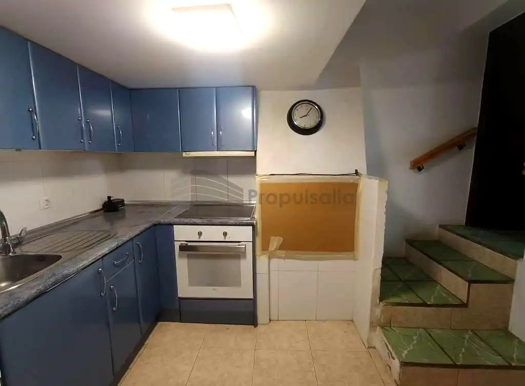 Cocina de Finca rústica en venta en Lucena de Jalón