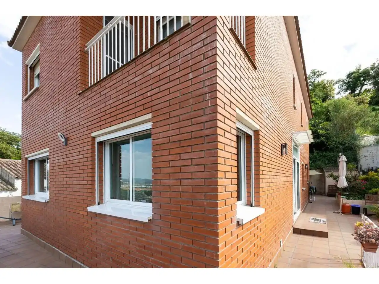 Chalet con jardín en venta en Calle Sentmenat 30, imagen 3