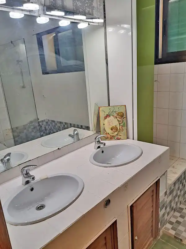 Badezimmer von Haus oder Chalet zum Verkauf in Navalagamella mit Heizung, Privatgarten und Parkett