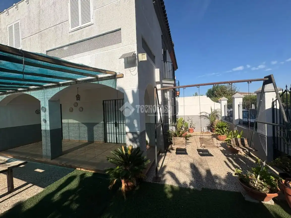 Vista exterior de Casa o xalet en venda en Bonanza - Avda de Huelva - Barrio Andalucia