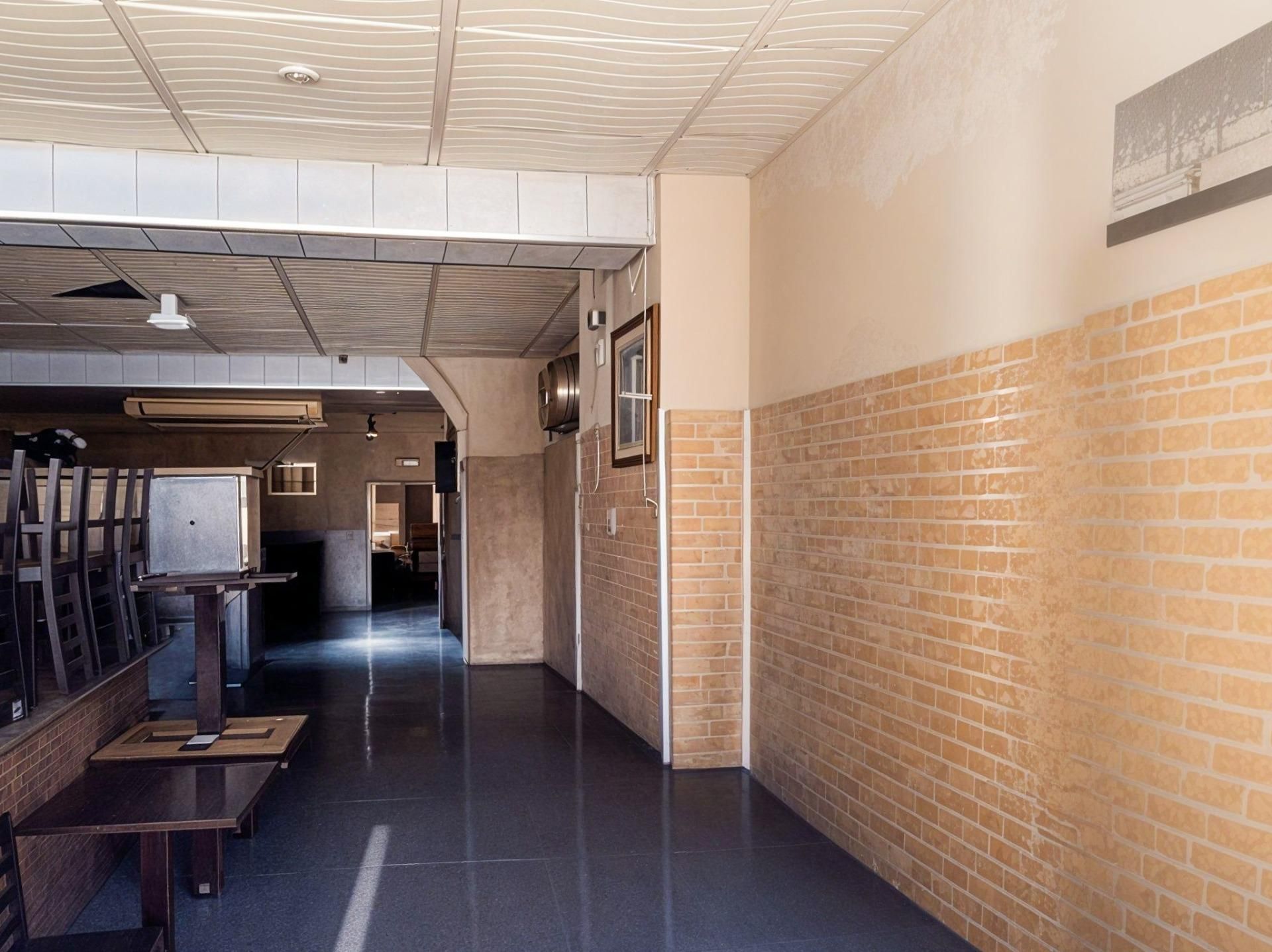 Premises for sale in  Valencia Capital  with Air Conditioner and Furnished