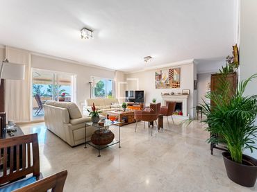 Detached house with balcony for sale in Este