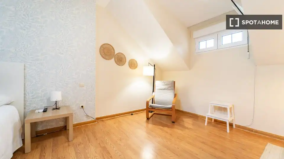 Flat for share in Sevilla la Nueva  with Air Conditioner, Heating and Furnished