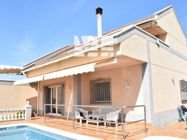 Villa avec piscine à vendre à altafulla