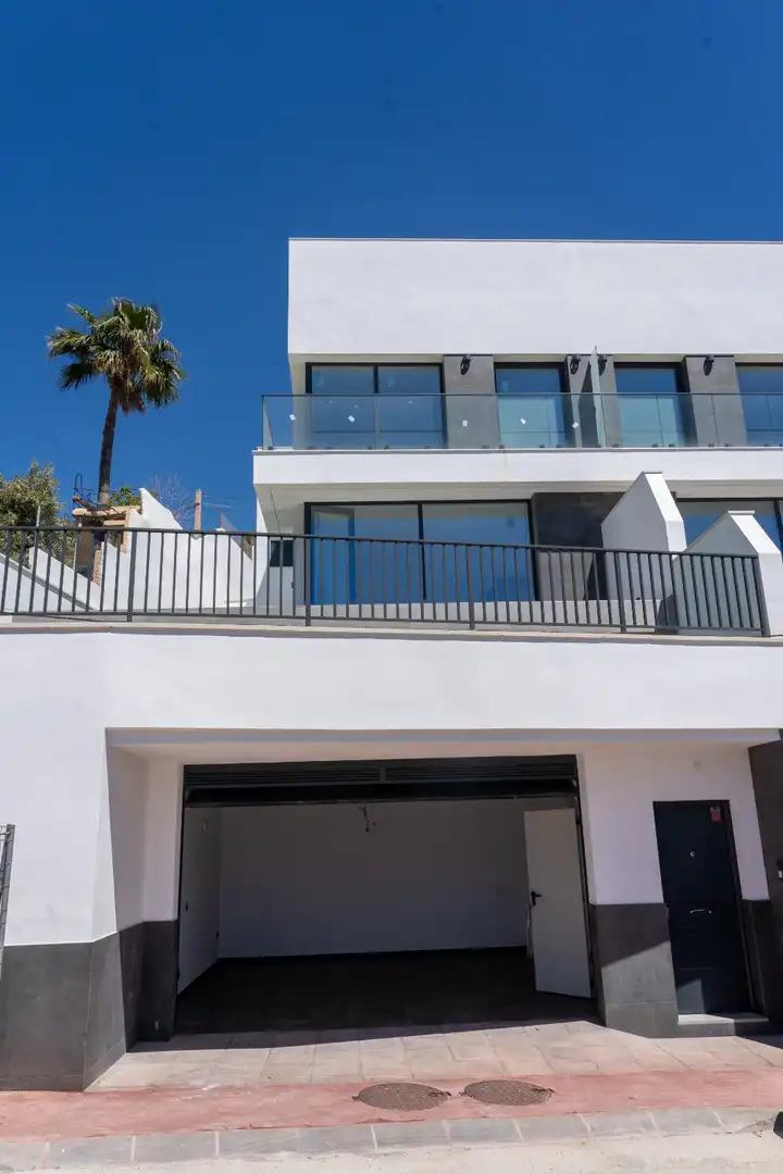Casa aparellada amb piscina en venda a Puerto de la Torre - Atabal, imagen 22