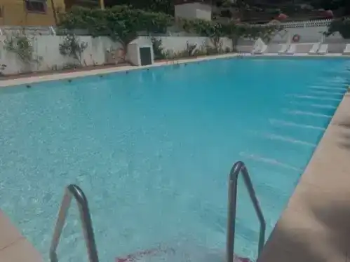 Piscina de Apartament de lloguer en Almuñécar amb Parquet, Piscina i Moblat