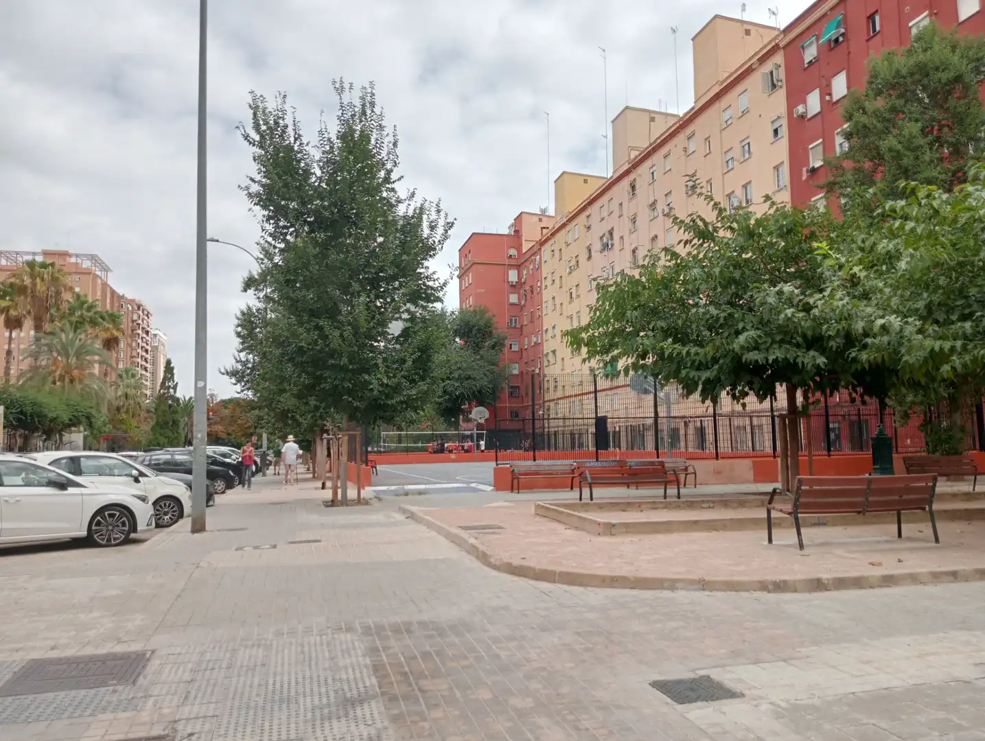 Exterior view of Garage for sale in Valencia  with Alarm
