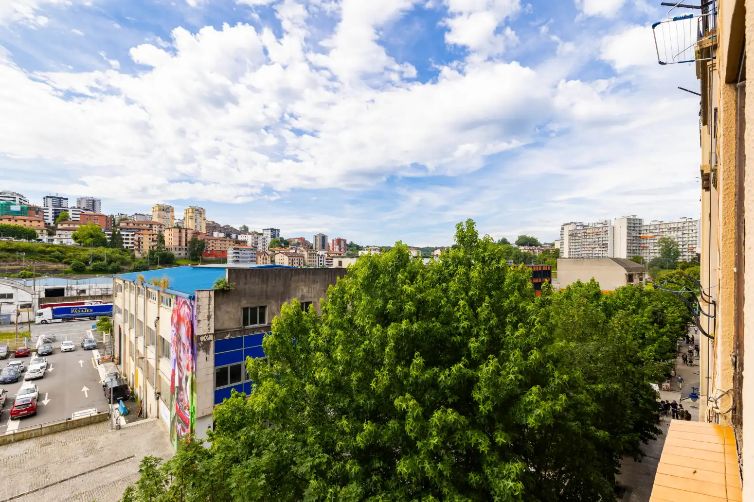 Außenansicht von Wohnung zum Verkauf in Pasaia mit Balkon