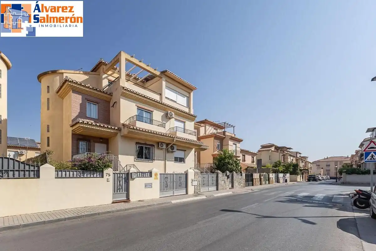 Casa pareada con piscina en venta en Calle CARLOS CANO (HI), imagen 36
