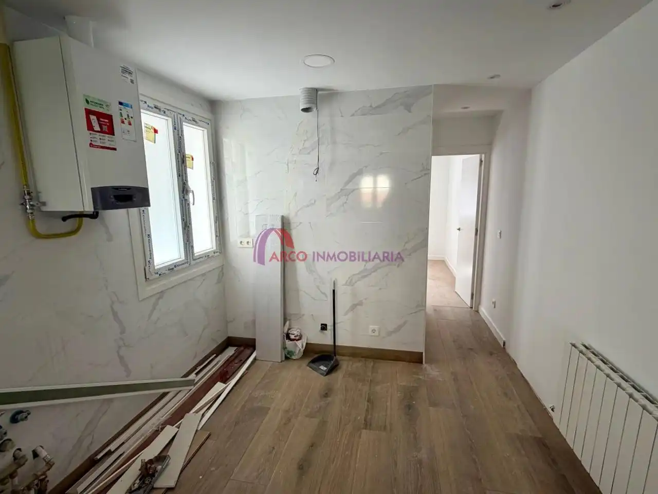 Habitación de Apartamento en venta en Burgos con Calefacción y Balcón
