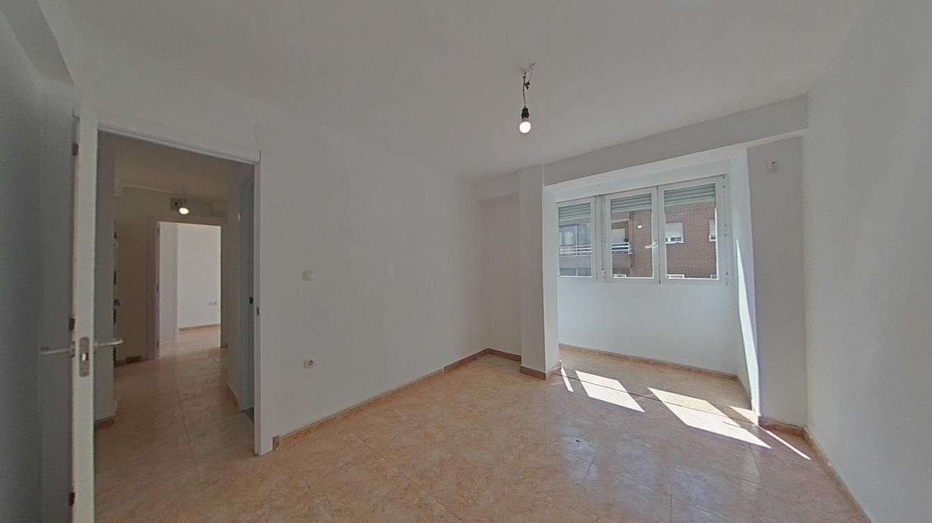 Bedroom of Flat for sale in  Madrid Capital