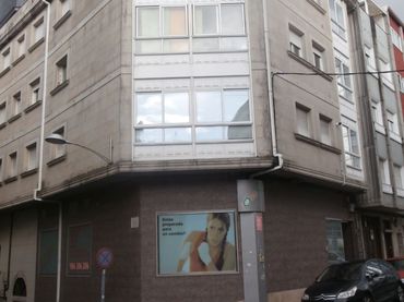 Piso con balcón en venta en Rúa de Celestino Poza Pastrana 2
