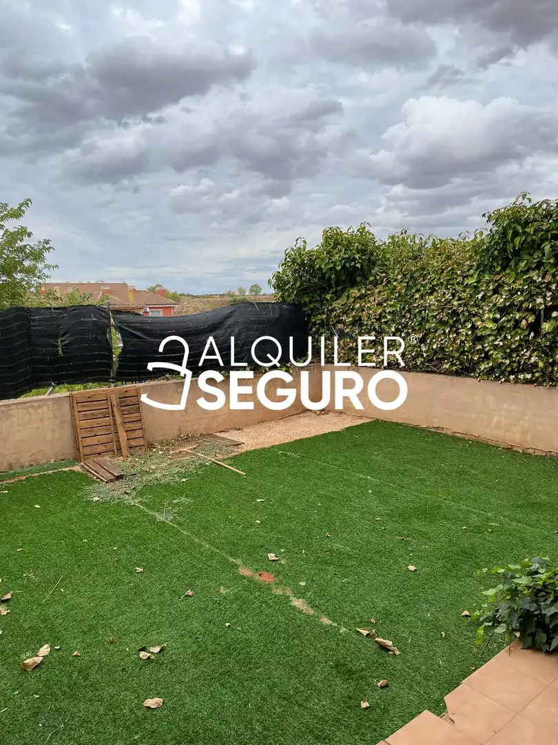 Jardí de Casa o xalet de lloguer en Belmonte de Tajo amb Calefacció