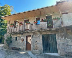 Vista exterior de Casa o xalet en venda en O Irixo amb Balcó