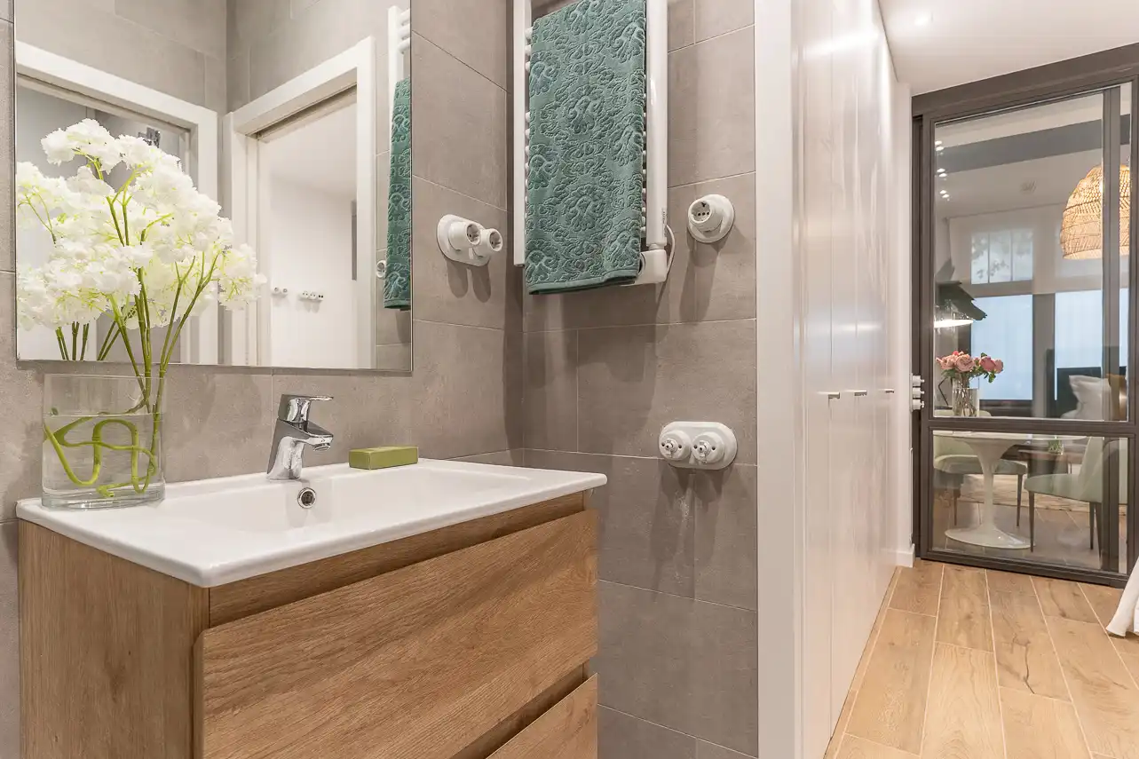 Bathroom of Attic for rent in Barcelona  with Air Conditioner, Heating and Furnished