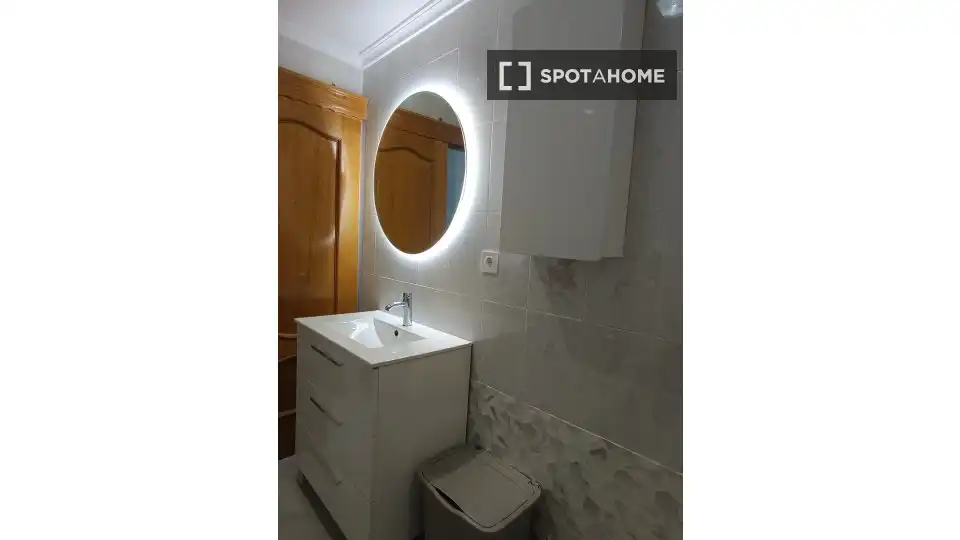 Baño de Apartamento para compartir en Alicante / Alacant con Aire acondicionado, Terraza y Amueblado