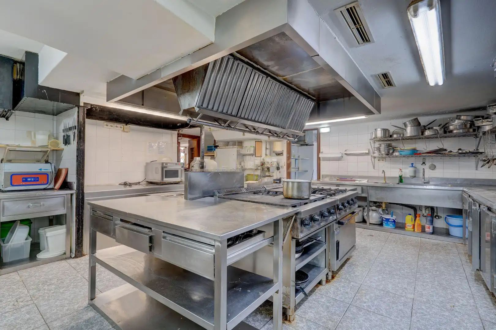 Kitchen of Commercial properties for sale in Deba  with Air Conditioner