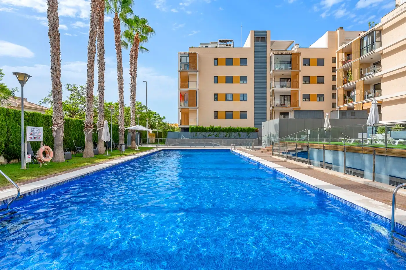 Schwimmbecken von Erdgeschoss zum Verkauf in El Campello mit Heizung, Privatgarten und Terrasse
