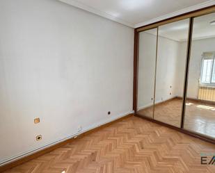 Bedroom of Flat to share in  Madrid Capital  with Air Conditioner