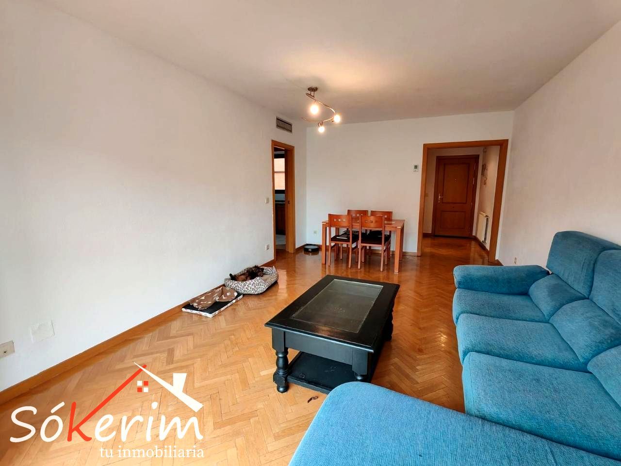 Living room of Flat for sale in  Madrid Capital  with Parquet flooring, Storage room and Oven