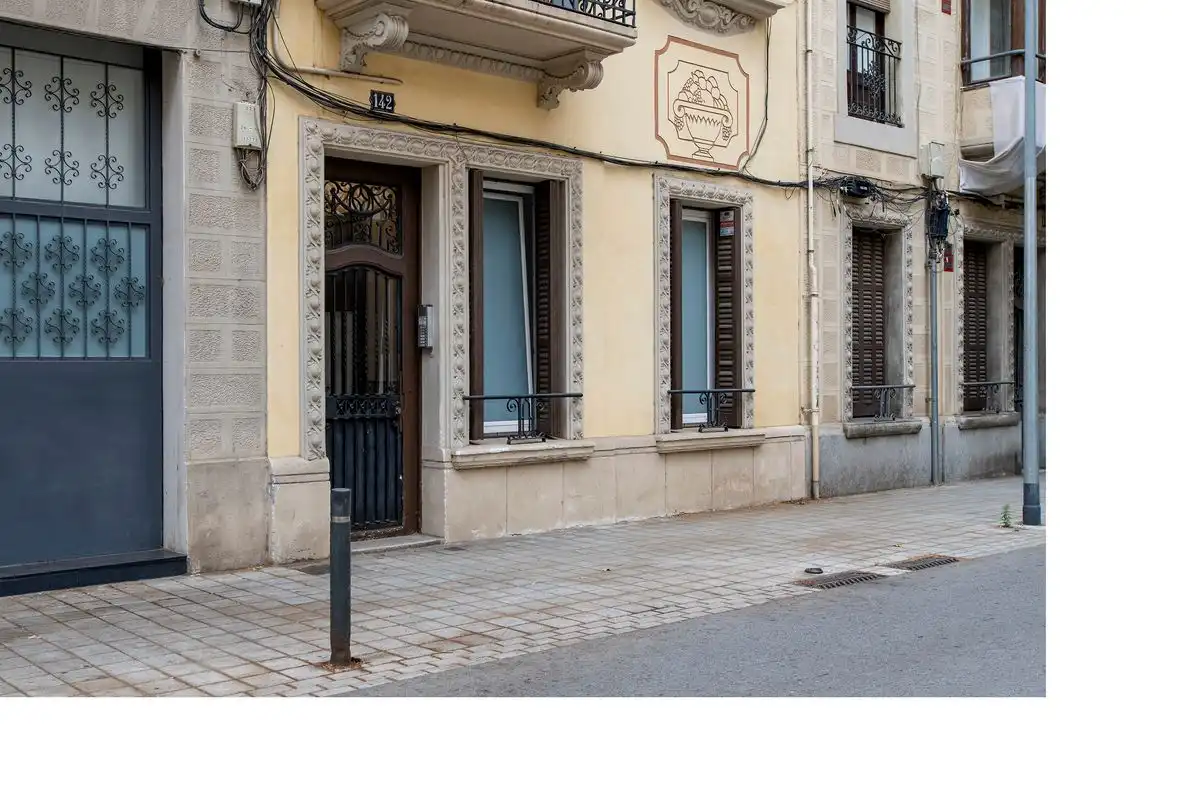 Vista exterior de Piso en venta en Barcelona con Calefacción, Terraza y Balcón