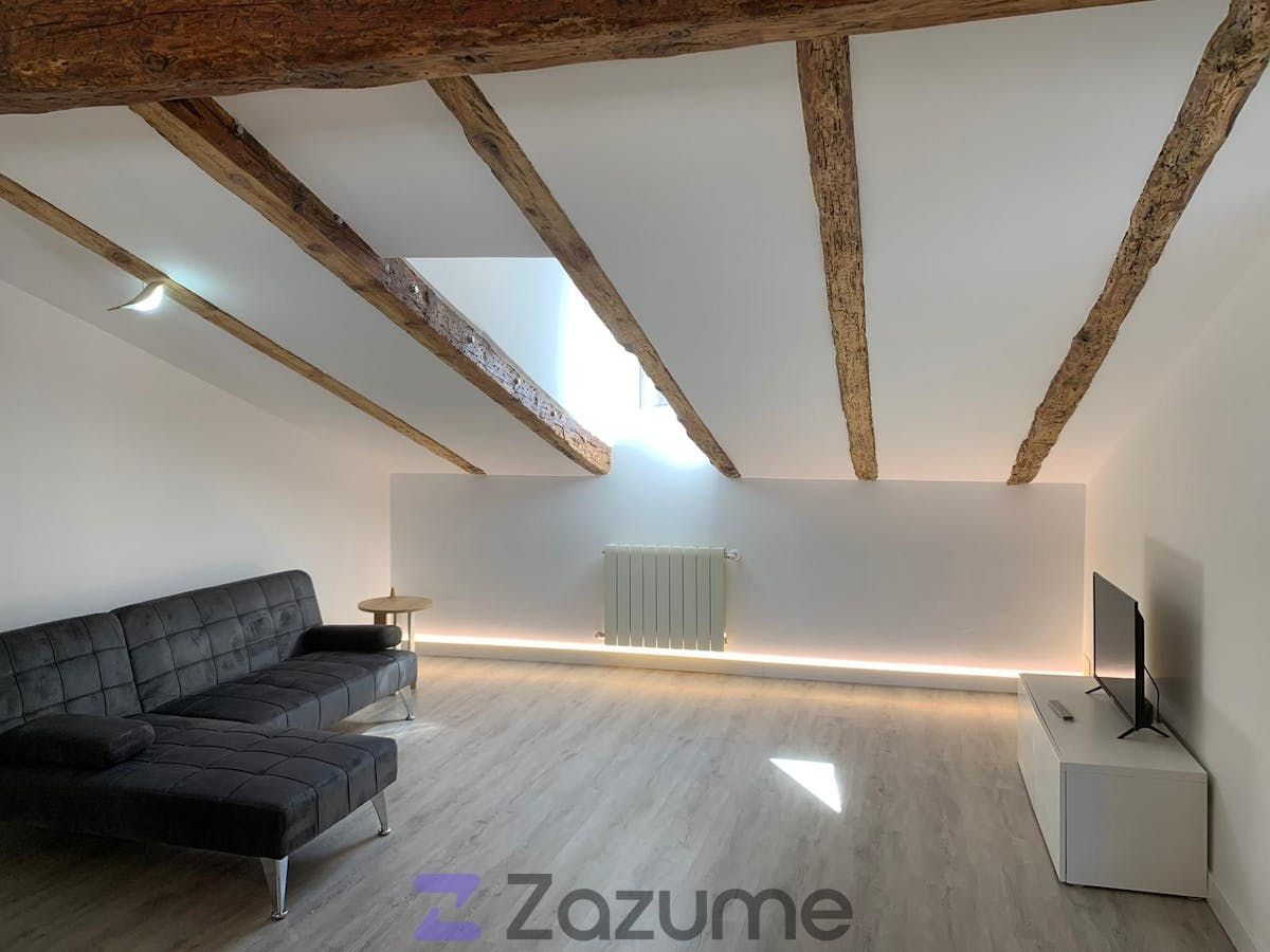 Pis de lloguer en Burgos Capital amb Forn, Rentadora i Microones