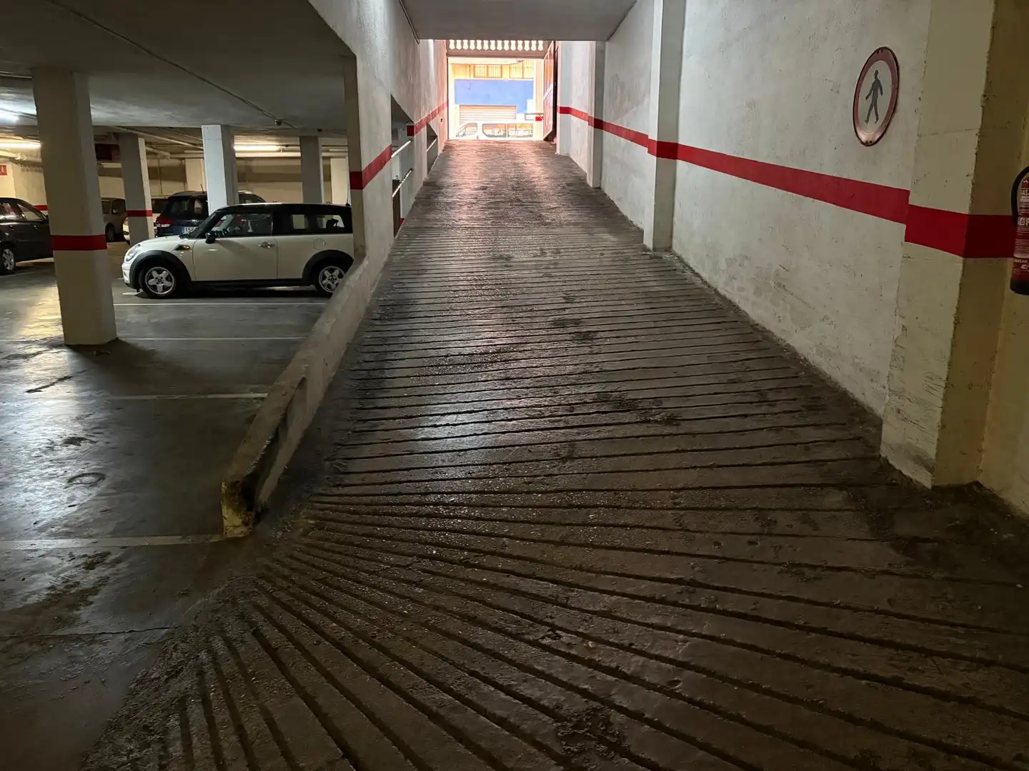 Einzelparkplatz zur Miete in Carrer de Ribelles Comín, imagen 5