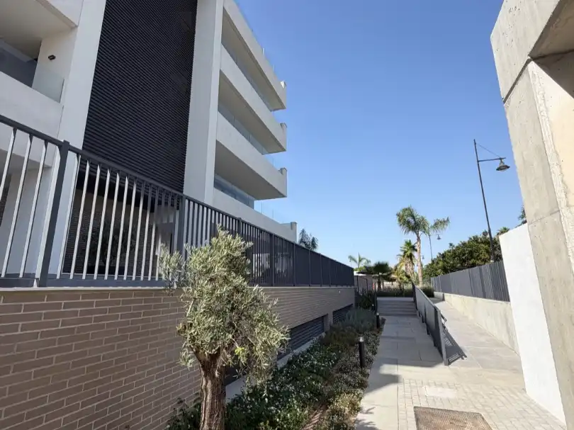 Ground floor for rent in Calle Ava Gardner, 14, Los Álamos