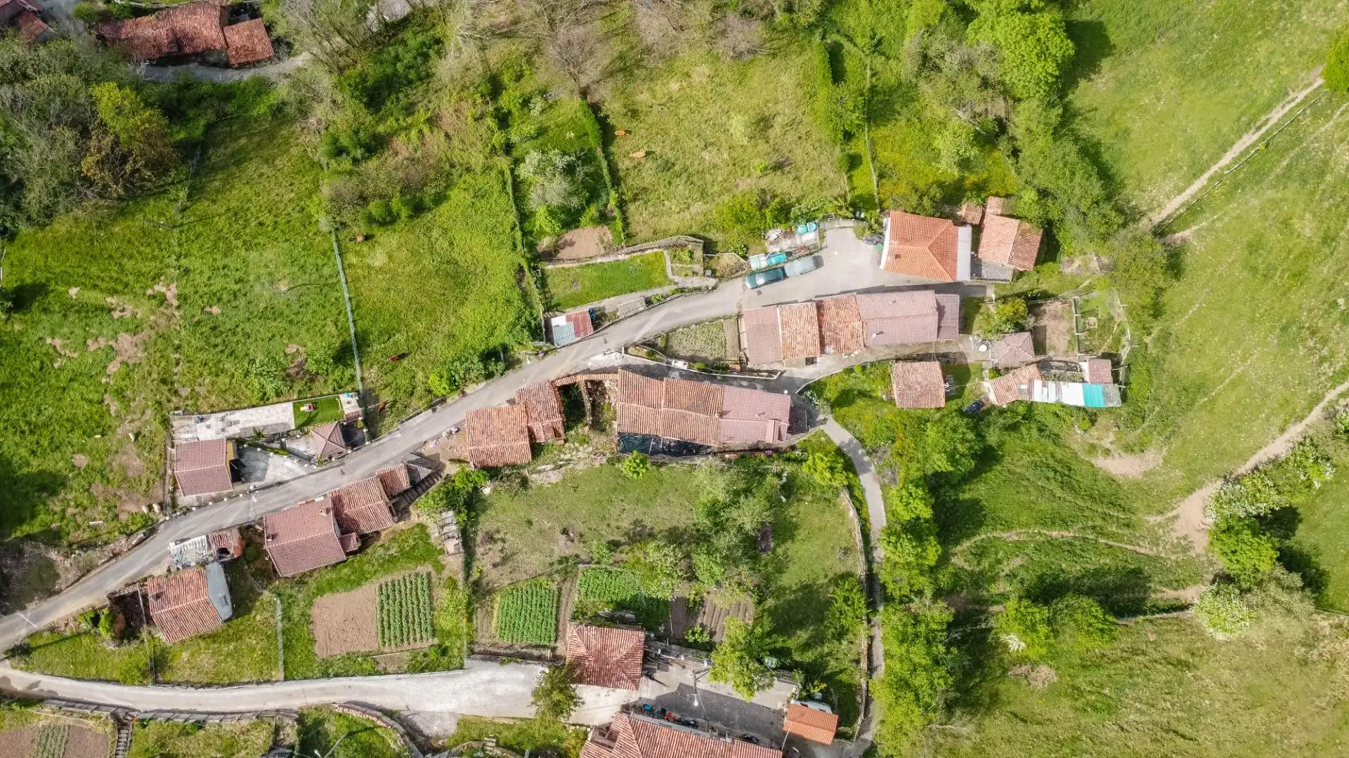 Casa adosada en venta en Laviana con Jardín privado y Amueblado