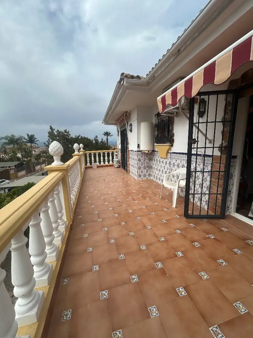 Terrassa de Casa o xalet en venda en Alhaurín de la Torre amb Aire condicionat, Jardí privat i Terrassa