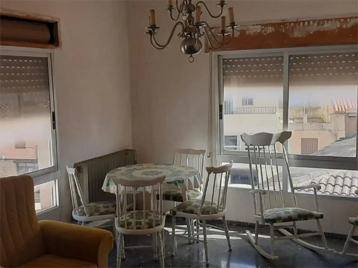 Comedor de Piso en venta en Sarrión con Trastero y Amueblado