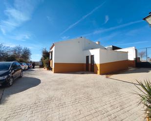 Vista exterior de Finca rústica en venda en Campillos amb Aire condicionat, Calefacció i Jardí privat