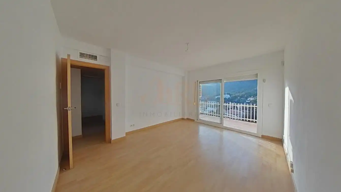 Habitación de Piso en venta en Castelldefels con Terraza y Piscina comunitaria