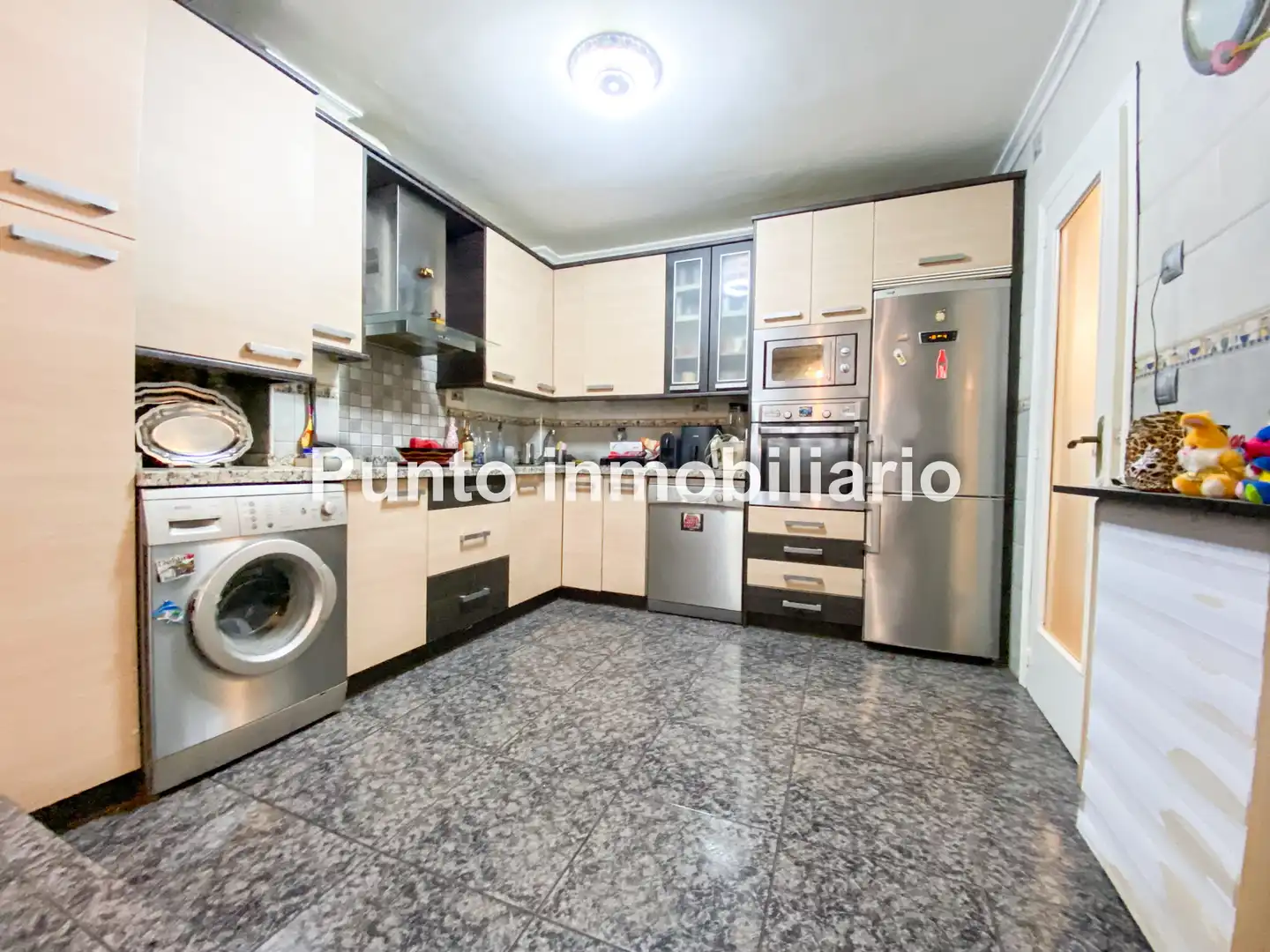 Cuina de Casa adosada en venda en Valladolid amb Calefacció, Jardí privat i Parquet