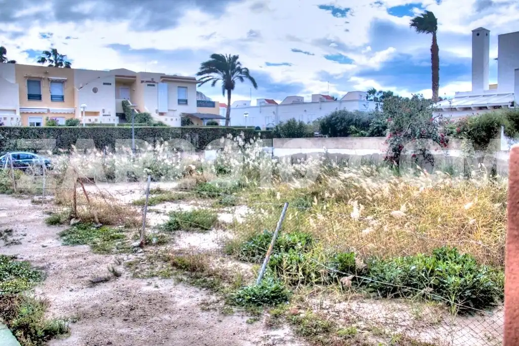 Terreno residencial en venta en Avenida Chafarinas, imagen 4