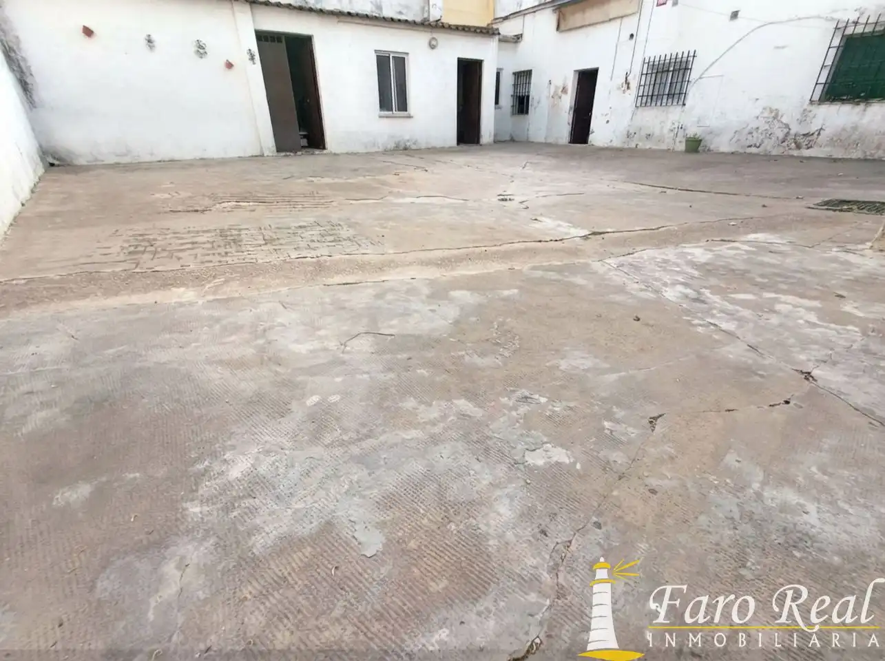 Exterior view of Detached homes for sale in Sanlúcar de Barrameda