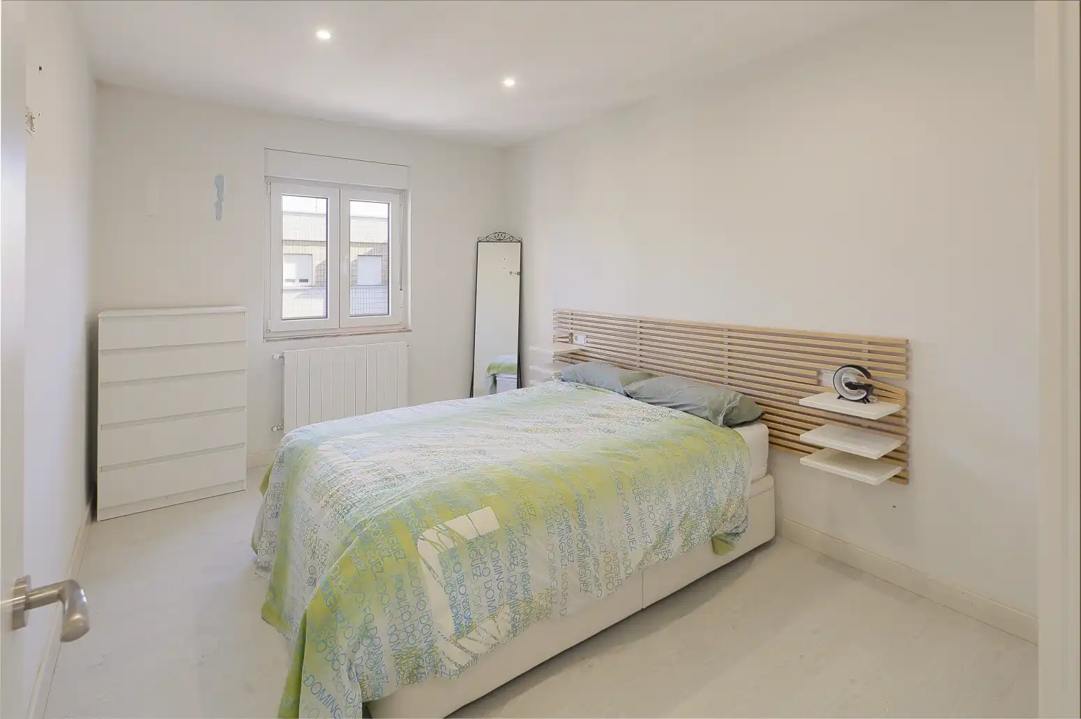 Bedroom of Flat for sale in Sur