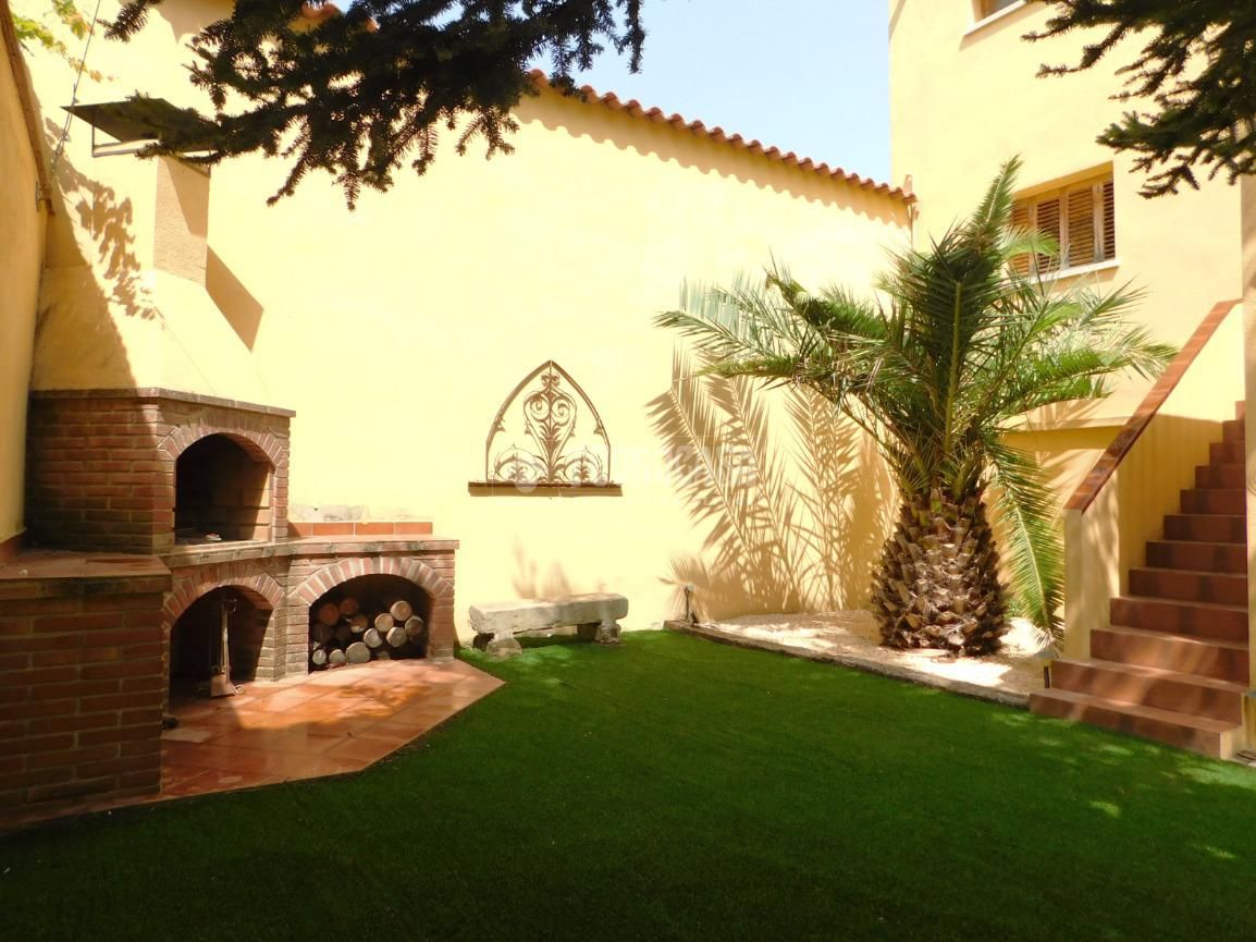 Jardí de Casa o xalet en venda en El Pla del Penedès amb Aire condicionat, Calefacció i Jardí privat