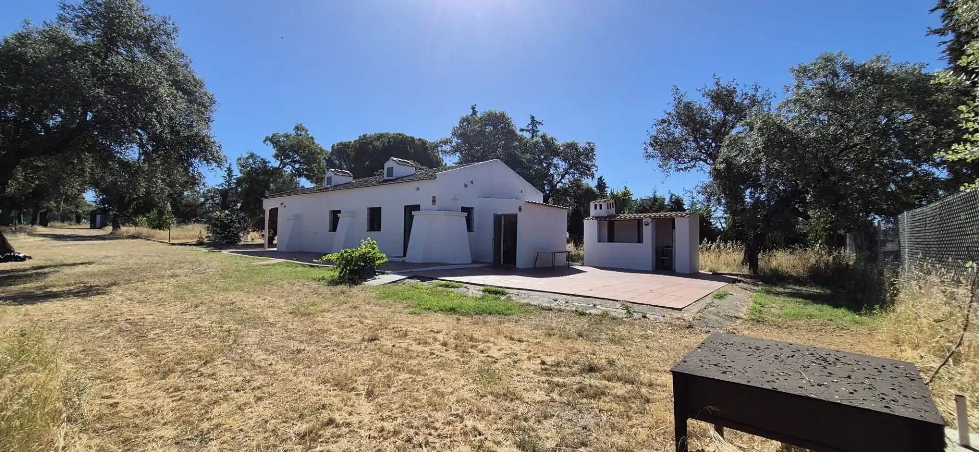 Außenansicht von Haus oder Chalet zum Verkauf in Badajoz mit Privatgarten, Terrasse und Abstellraum