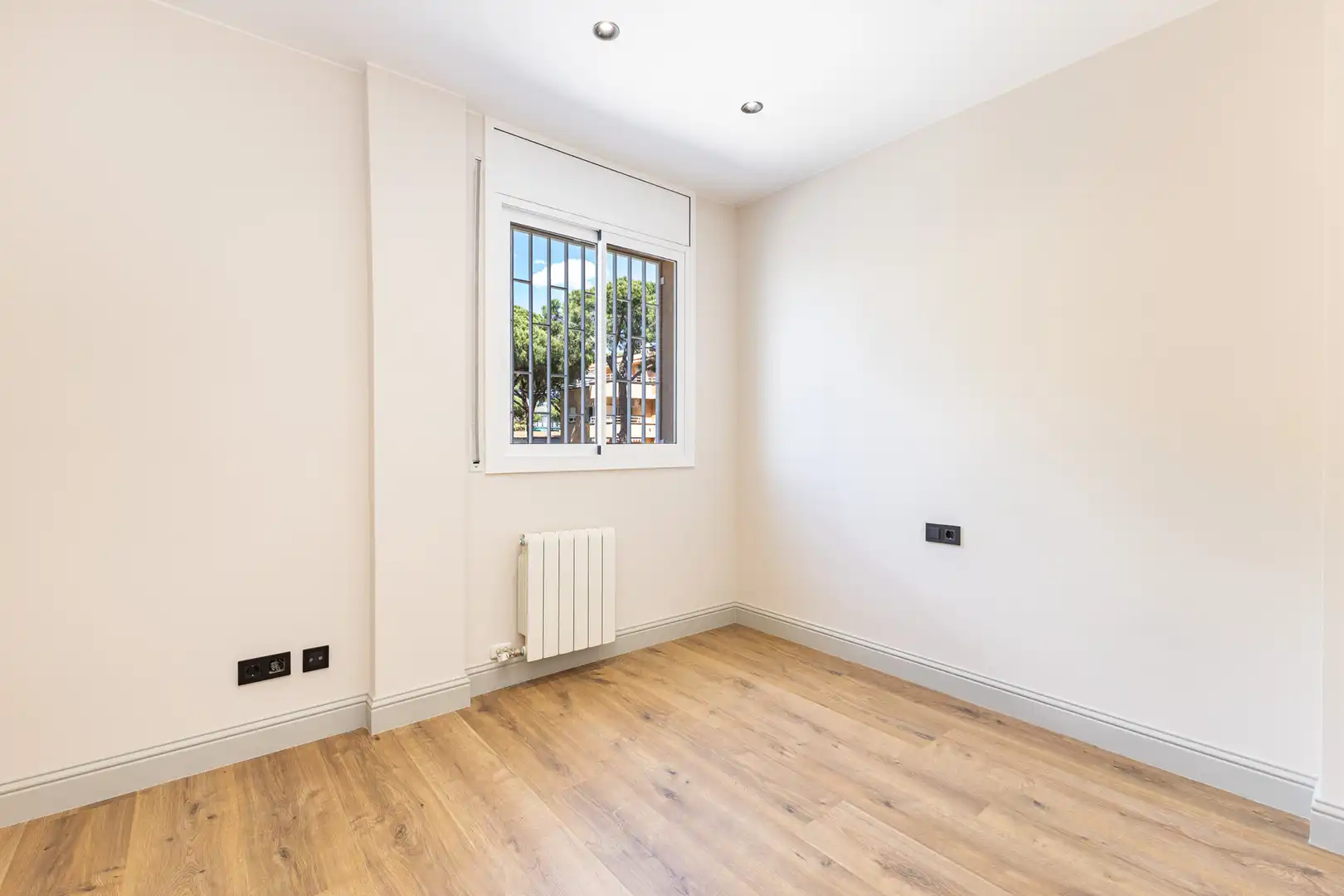 Bedroom of Flat for sale in Gavà  with Air Conditioner, Heating and Parquet flooring