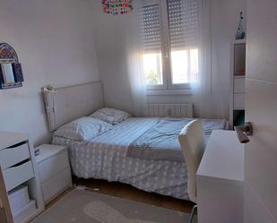 Bedroom of Flat to share in  Pamplona / Iruña  with Air Conditioner and Terrace